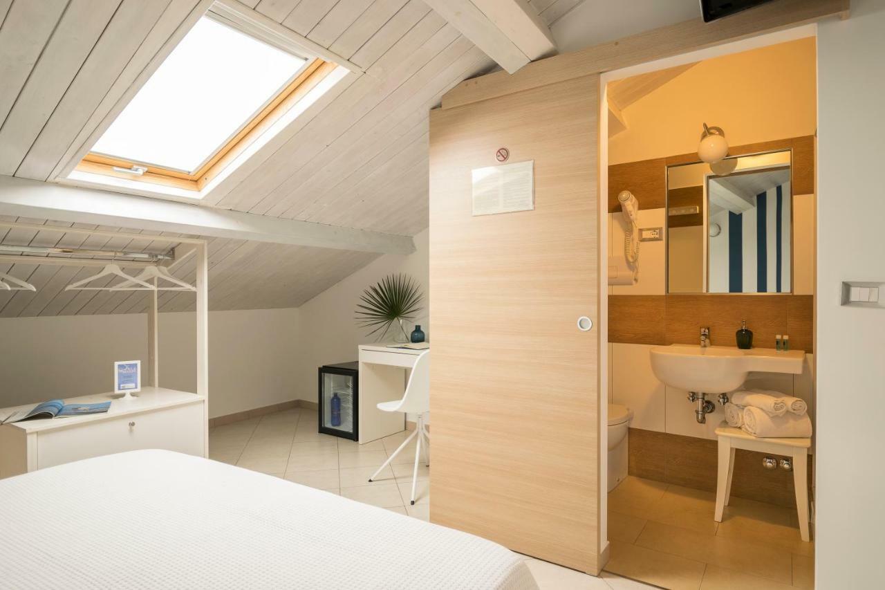 Civico 64 Bed & Breakfast In Mansarda Palmi Luaran gambar