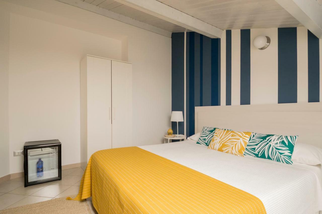 Civico 64 Bed & Breakfast In Mansarda Palmi Luaran gambar