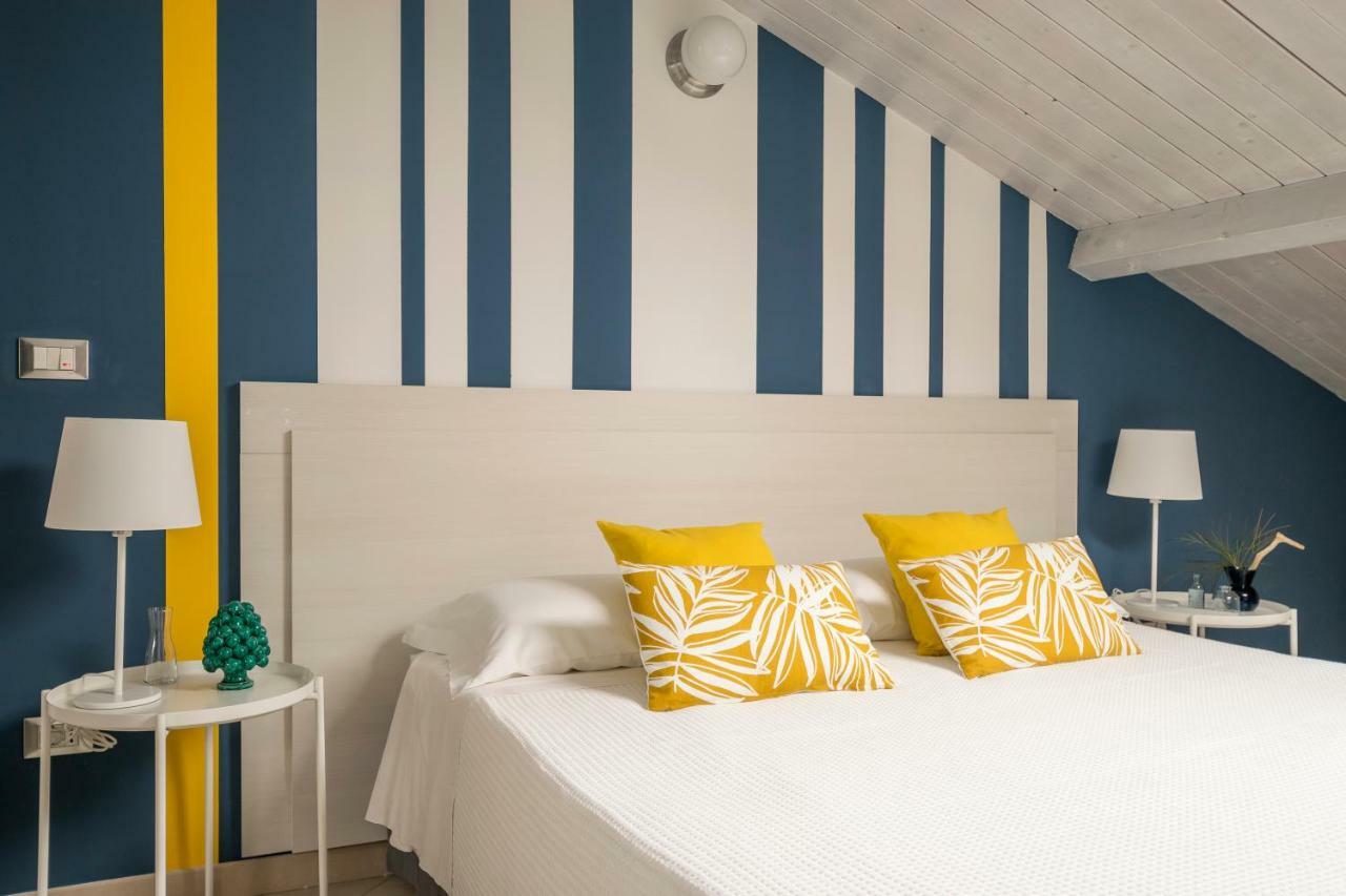Civico 64 Bed & Breakfast In Mansarda Palmi Luaran gambar