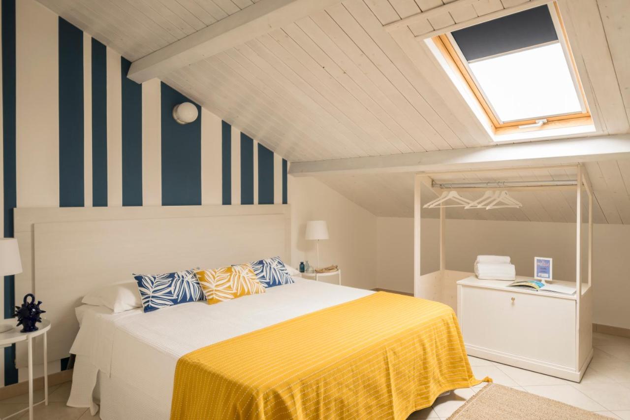 Civico 64 Bed & Breakfast In Mansarda Palmi Luaran gambar